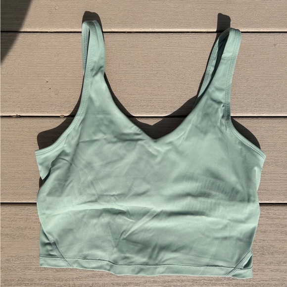 Amazon women’s cropped green tank top small with build in bra for workouts - Picture 2 of 8